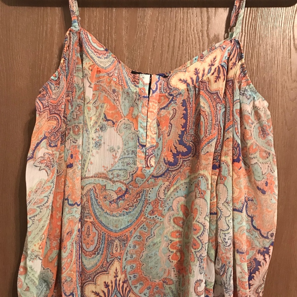 Summer cold shoulder shear top